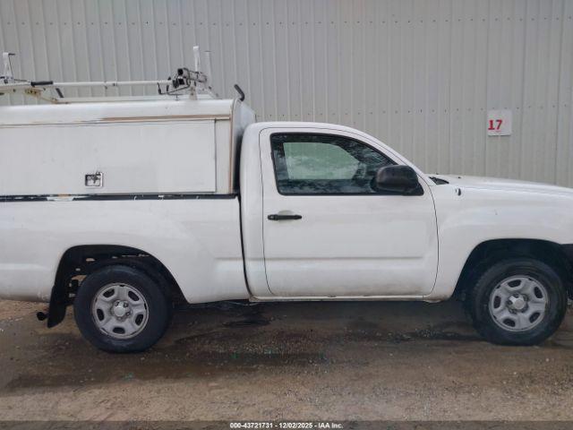 Toyota Tacoma Image 11