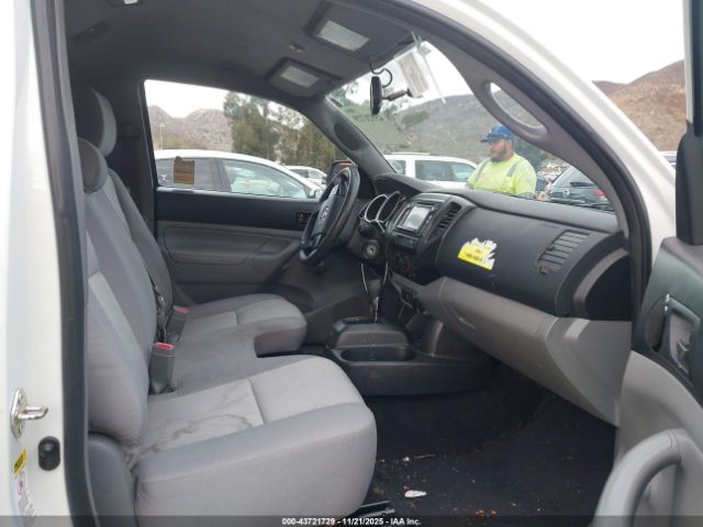 Toyota Tacoma Image 16