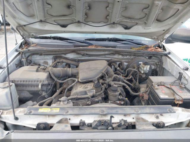 Toyota Tacoma Image 10