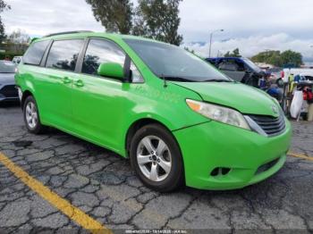  Salvage Toyota Sienna