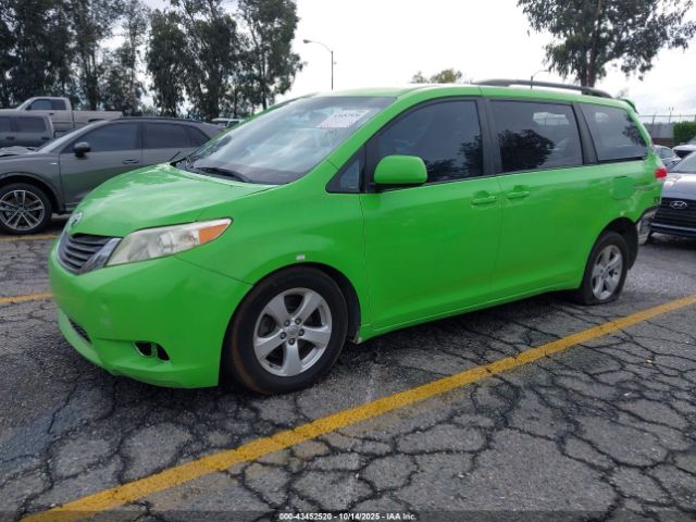 Toyota Sienna Le V6 8 Passenger Image 2