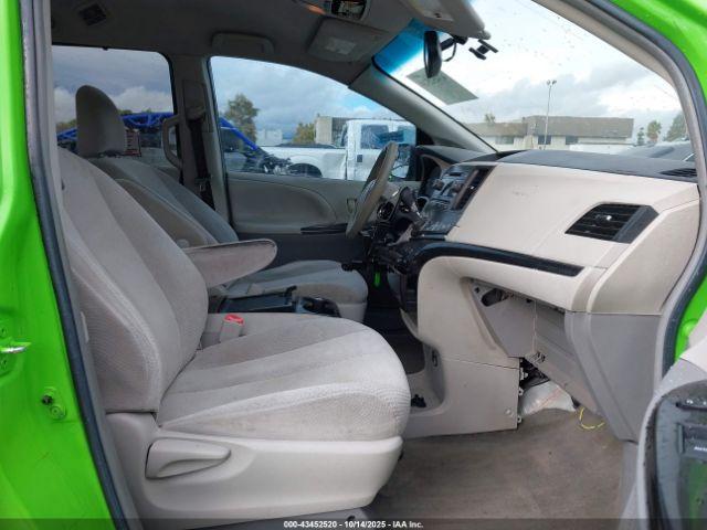 Toyota Sienna Le V6 8 Passenger Image 7