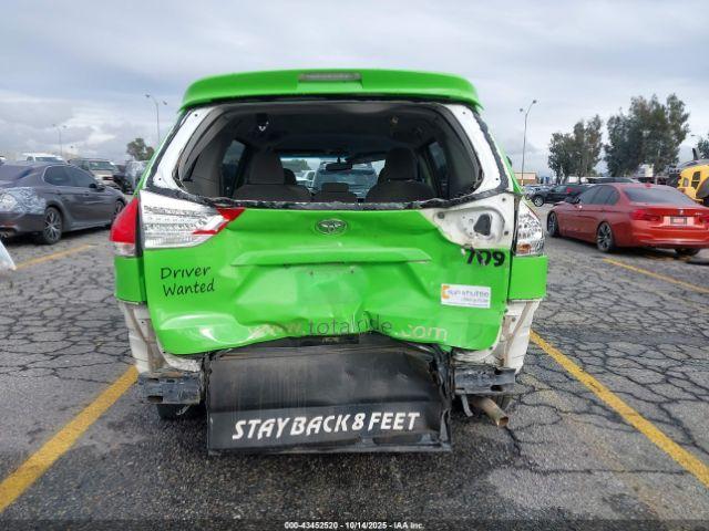 Toyota Sienna Le V6 8 Passenger Image 12