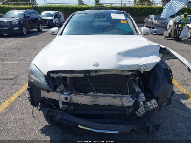 Mercedes-Benz C-Class Image 7