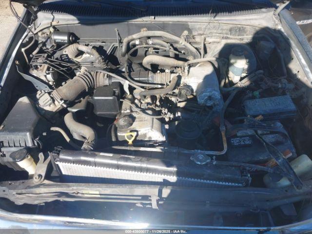 Toyota Tacoma Image 10