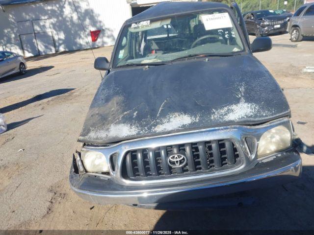 Toyota Tacoma Image 12