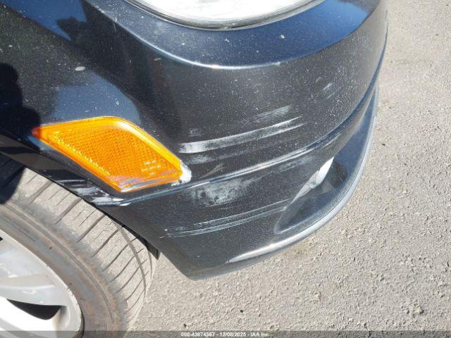 Mercedes-Benz C-Class Image 14