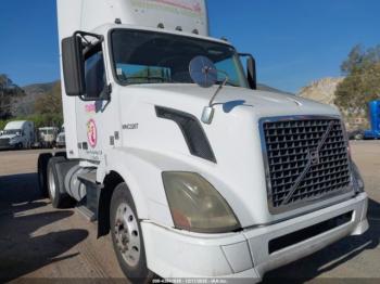  Salvage Volvo Vn