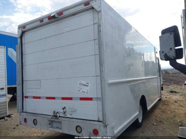 Workhorse Custom Cha Commercial Chassis W42 Image 2