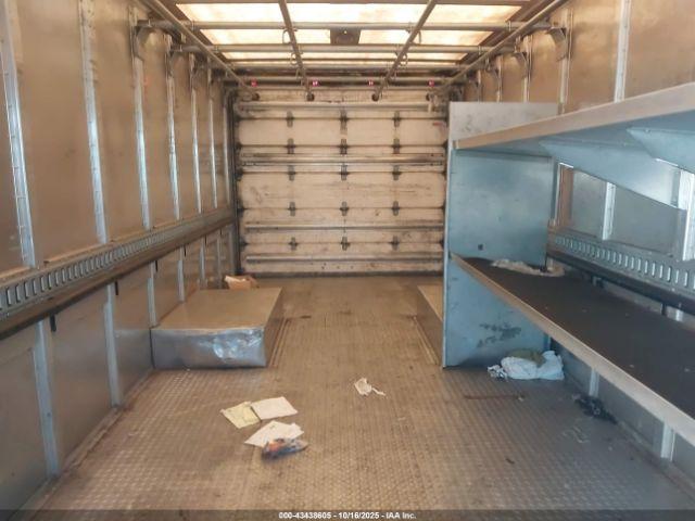 Workhorse Custom Cha Commercial Chassis W42 Image 6