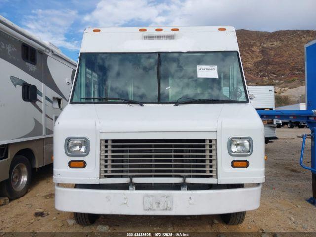 Workhorse Custom Cha Commercial Chassis W42 Image 12