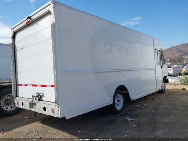 Workhorse Custom Cha Commercial Chassis W42 Image 12