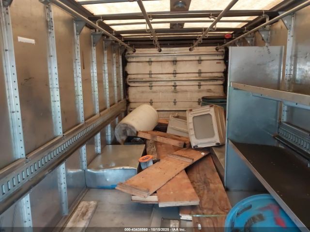 Workhorse Custom Cha Commercial Chassis W42 Image 7