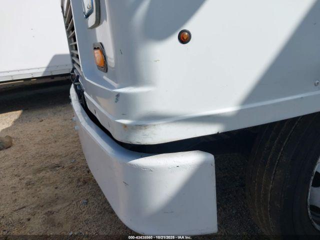 Workhorse Custom Cha Commercial Chassis W42 Image 11