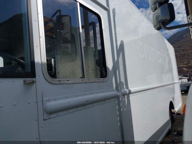 Workhorse Custom Cha Commercial Chassis W42 Image 14