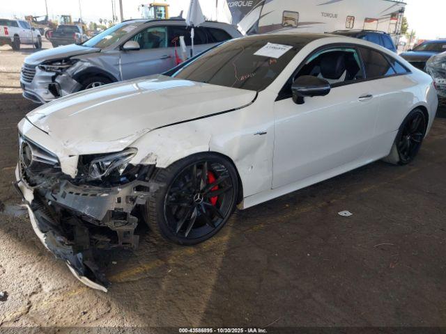 Mercedes-Benz E-Class 4matic Image 3