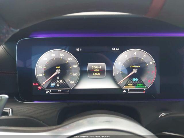 Mercedes-Benz E-Class 4matic Image 9