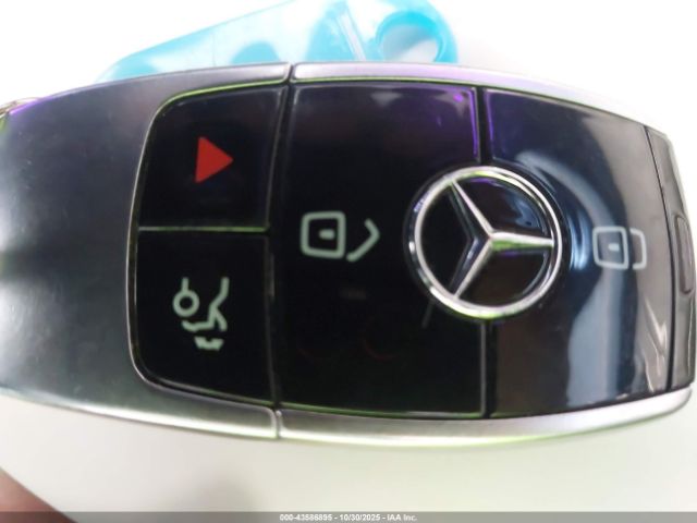 Mercedes-Benz E-Class 4matic Image 16