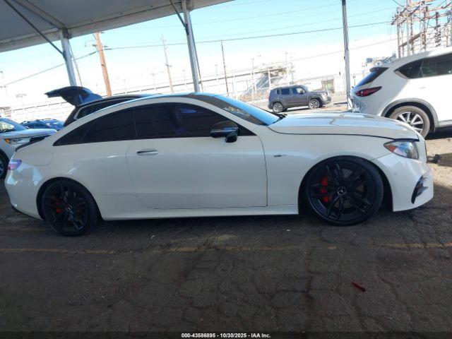 Mercedes-Benz E-Class 4matic Image 13