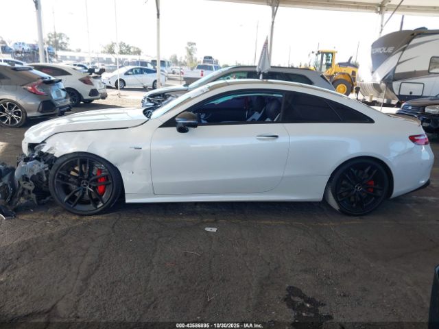 Mercedes-Benz E-Class 4matic Image 14