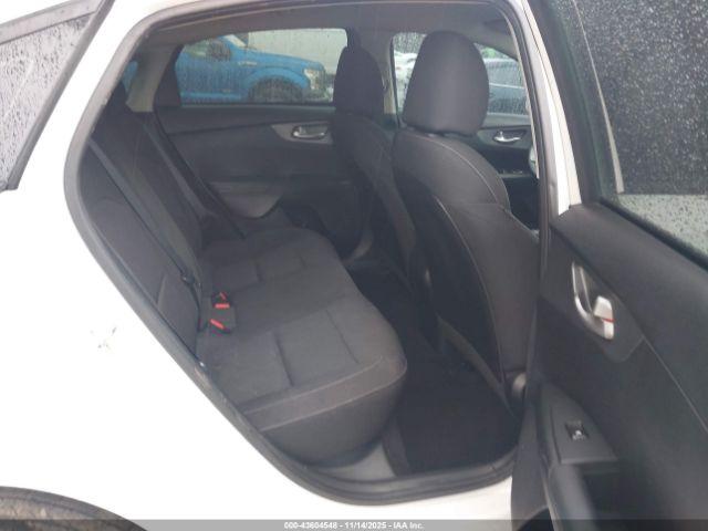 Kia Forte Lxs Image 10