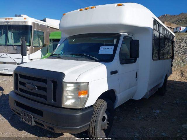 Ford E-450 Image 7