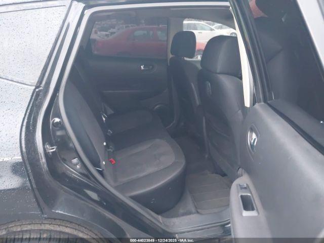 Nissan Rogue S Krom Edition Image 3