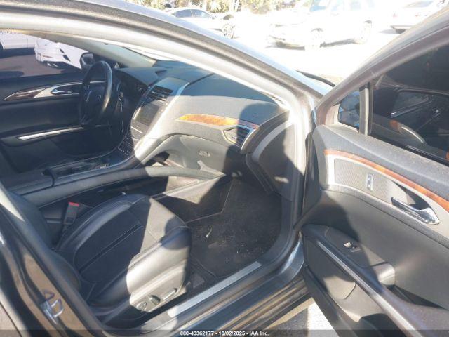 Lincoln MKZ Hybrid Image 9