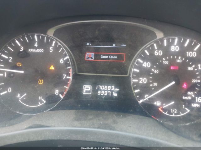 Nissan Pathfinder Sv Image 6