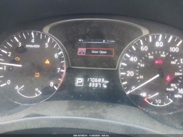 Nissan Pathfinder Sv Image 6