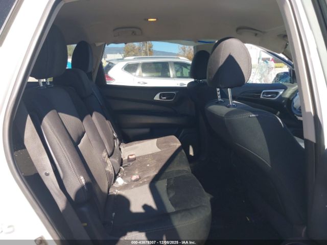 Nissan Pathfinder S 2wd Image 6