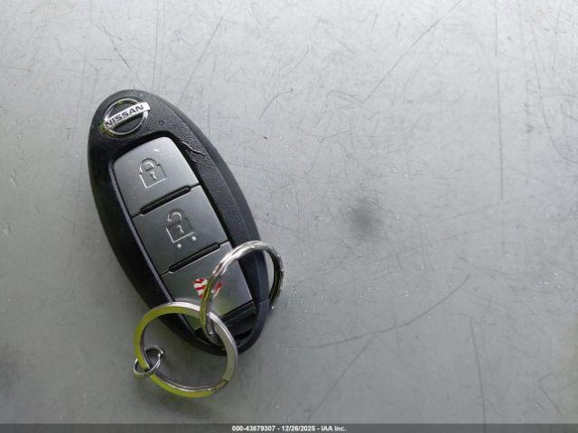 Nissan Pathfinder S 2wd Image 8