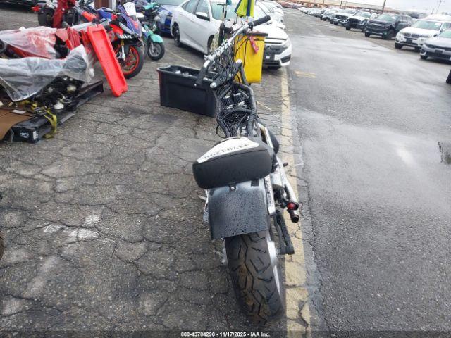 Suzuki Vl1500 Image 4