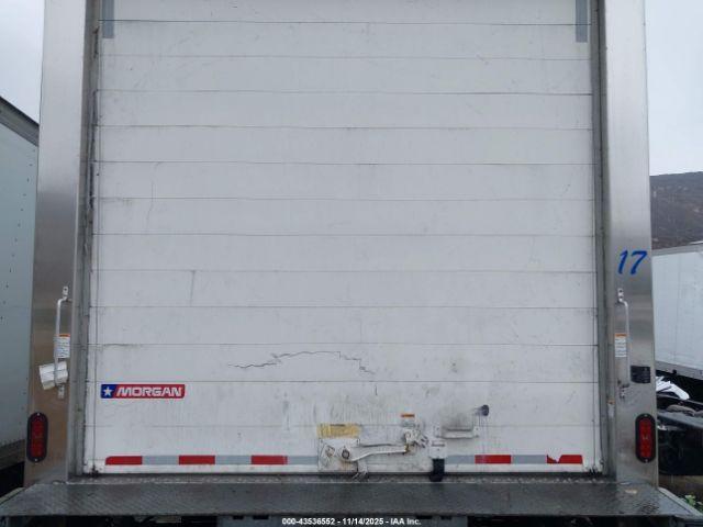 Freightliner M2 106 Image 2