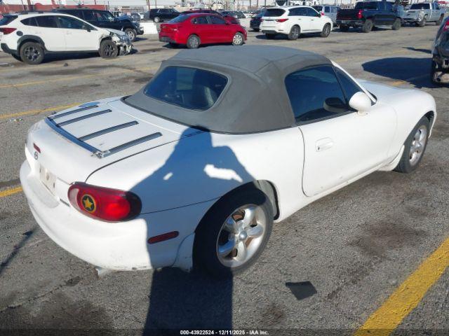 Mazda MX-5 Miata Image 2