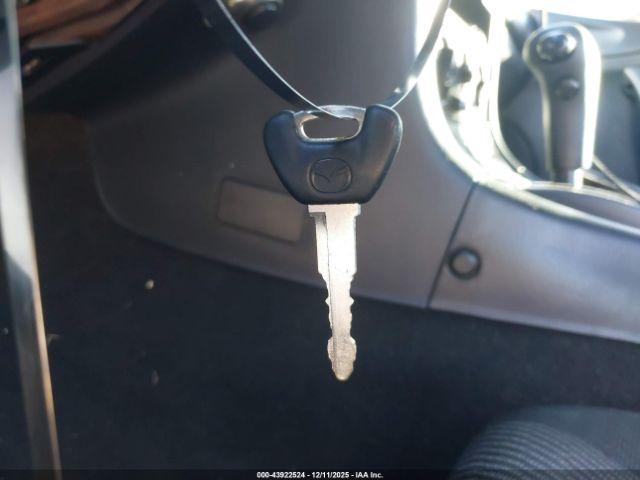 Mazda MX-5 Miata Image 10