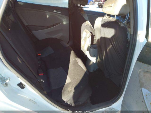 Hyundai ACCENT Se Image 10