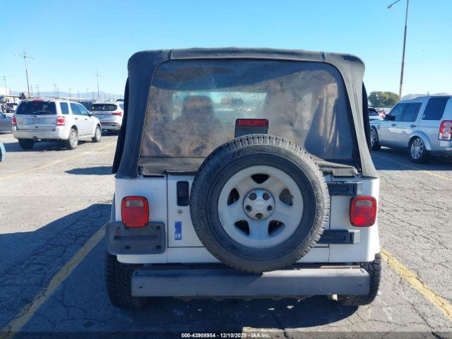 Jeep Wrangler Se Image 9