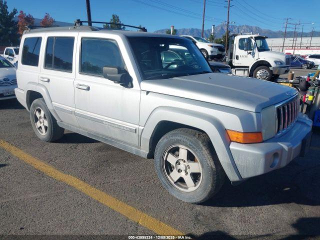  Salvage Jeep Commander