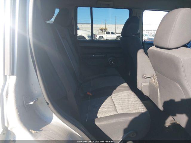 Jeep Commander Sport Image 7