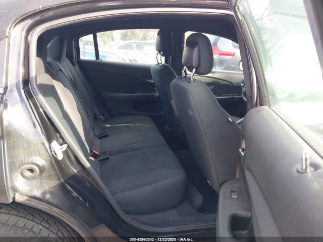 Chrysler 200 Lx Image 3