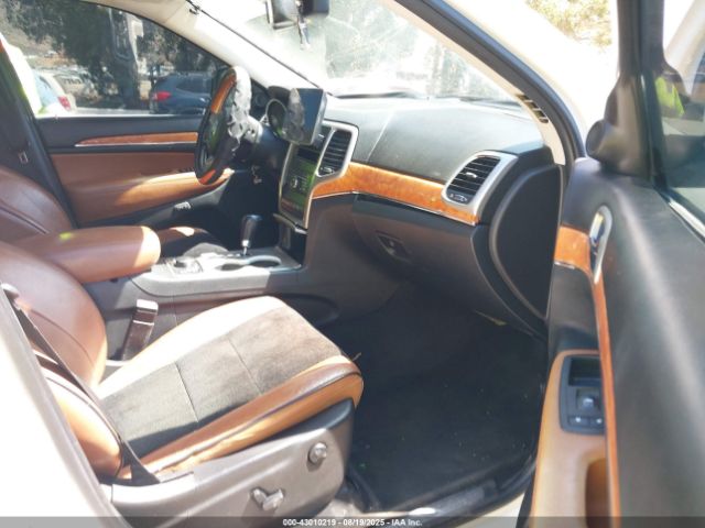 Jeep Grand Cherokee Overland Image 3