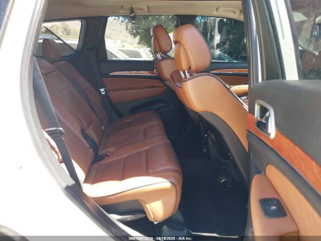 Jeep Grand Cherokee Overland Image 13