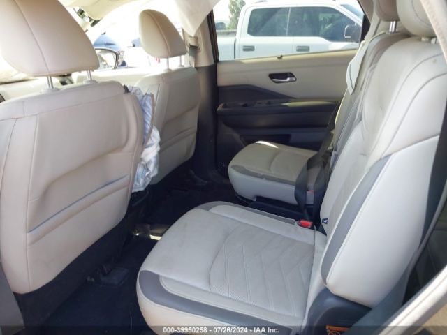 Nissan Pathfinder Platinum 2wd Image 2