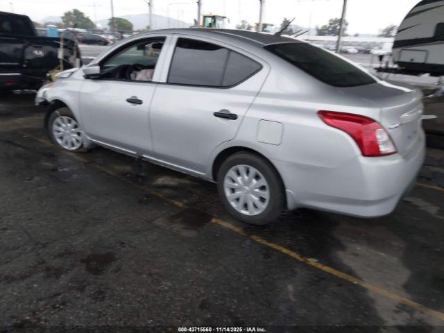 Nissan Versa 1.6 S Image 4