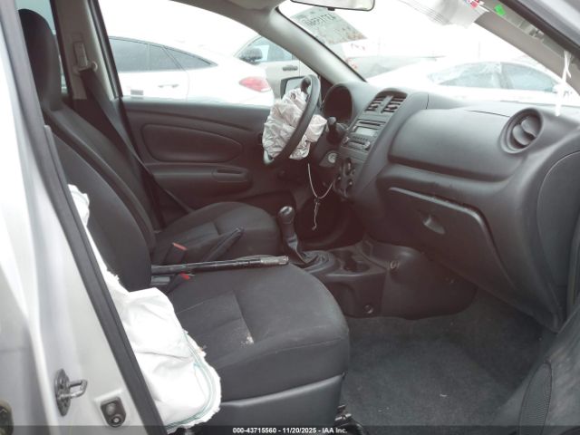 Nissan Versa 1.6 S Image 7