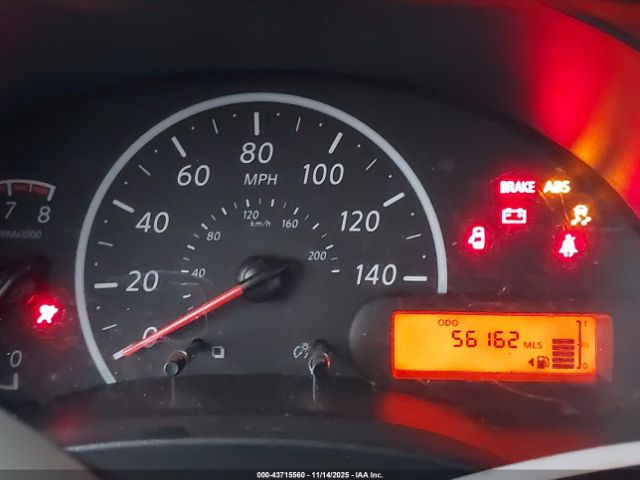 Nissan Versa 1.6 S Image 9