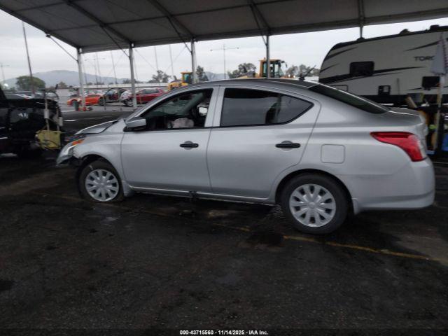 Nissan Versa 1.6 S Image 3