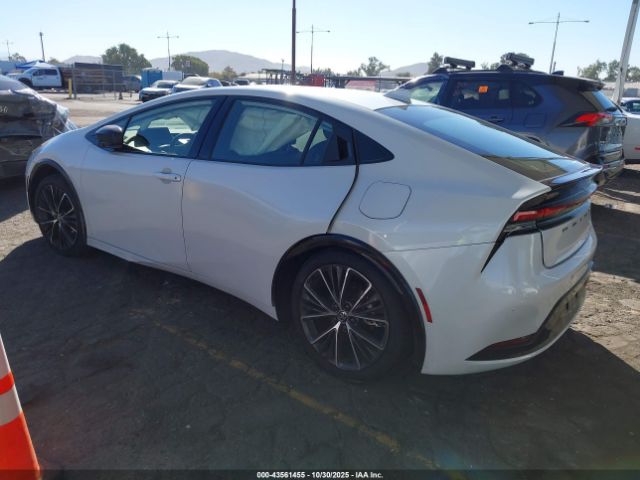 Toyota Prius Xle Image 8