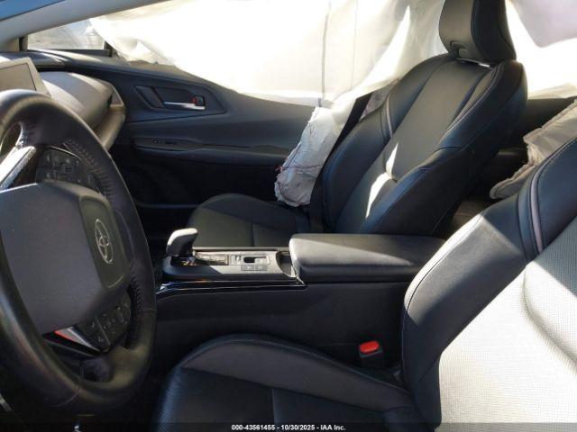 Toyota Prius Xle Image 4